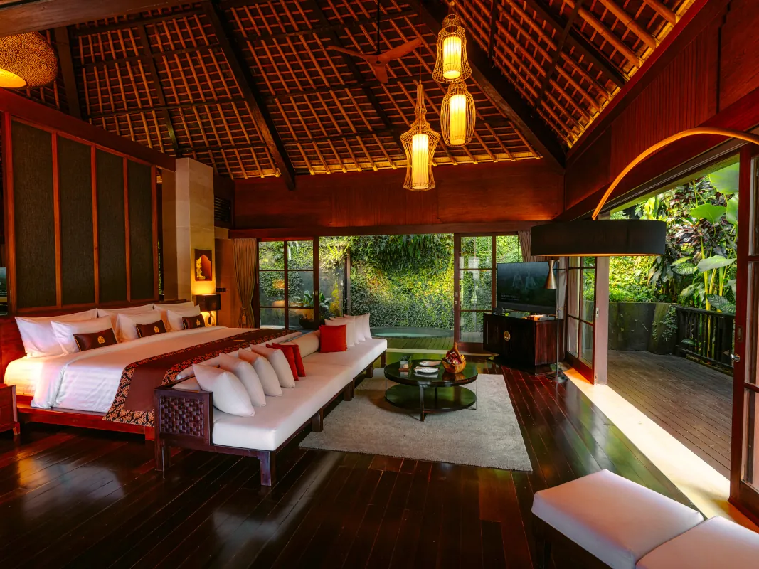  Emperor Room