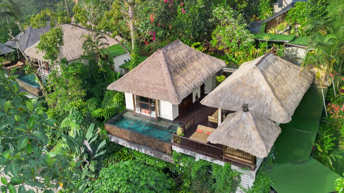 private villa Ubud Bali secluded jungle quiet luxury privacy nature stay