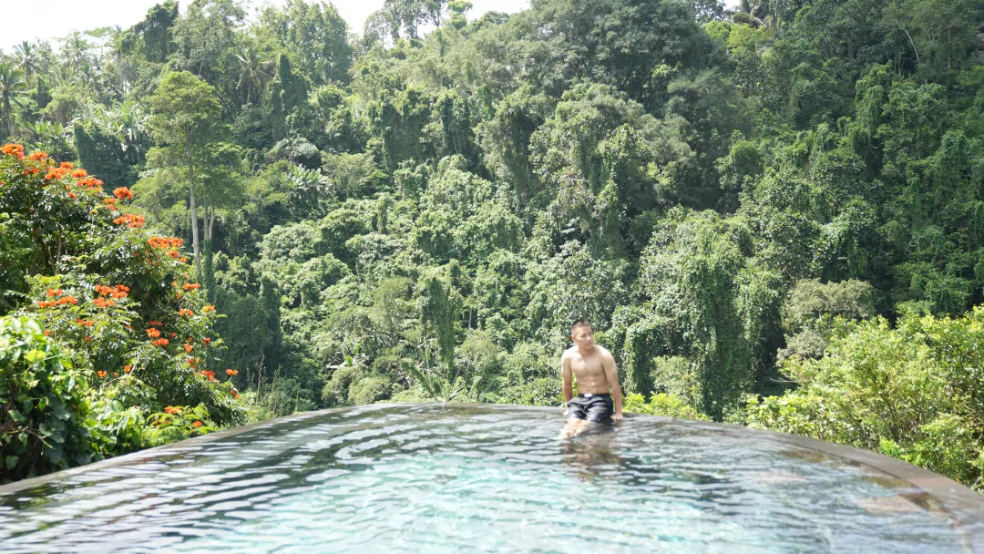 Digital detox luxury travel Bali mental clarity retreat